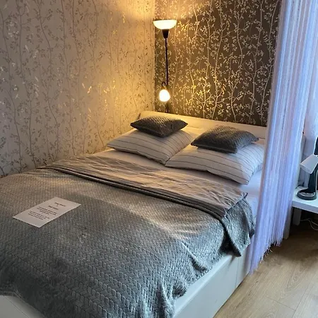 Czytelnia - Parking Gratis Апартаменты Познань