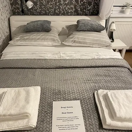 Czytelnia - Parking Gratis Апартаменты Познань